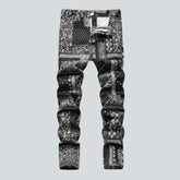 Weiße, mit Ornamenten bemalte Herrenjeans